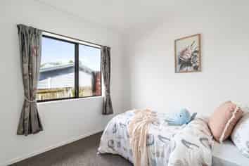 54A Heron Avenue East, Matua