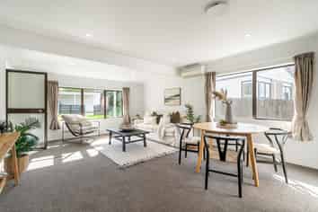 54A Heron Avenue East, Matua