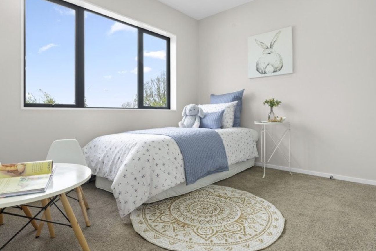 4-Bedroom, 4-Bathroom Townhouse in Bucklands Beach, Manukau - Fler