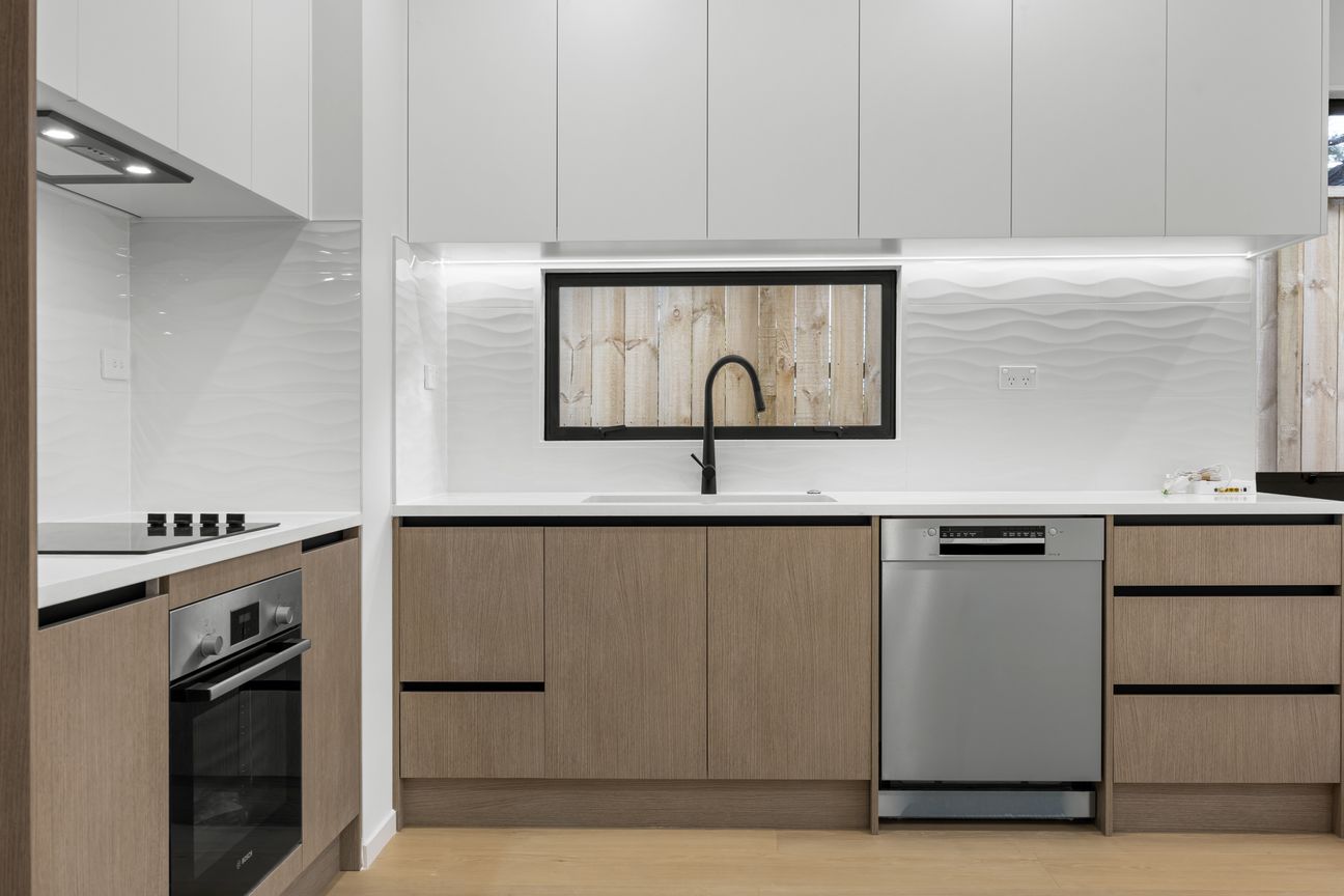 Convenient Modern Living - Prime Location - Meer
