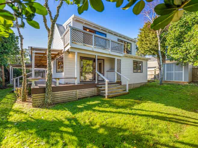 144B Hinemoa Street, Birkenhead
