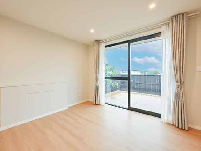 15 Tindall Crescent, Otara