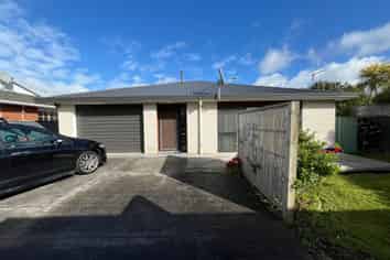 416A Botanical Road, West End