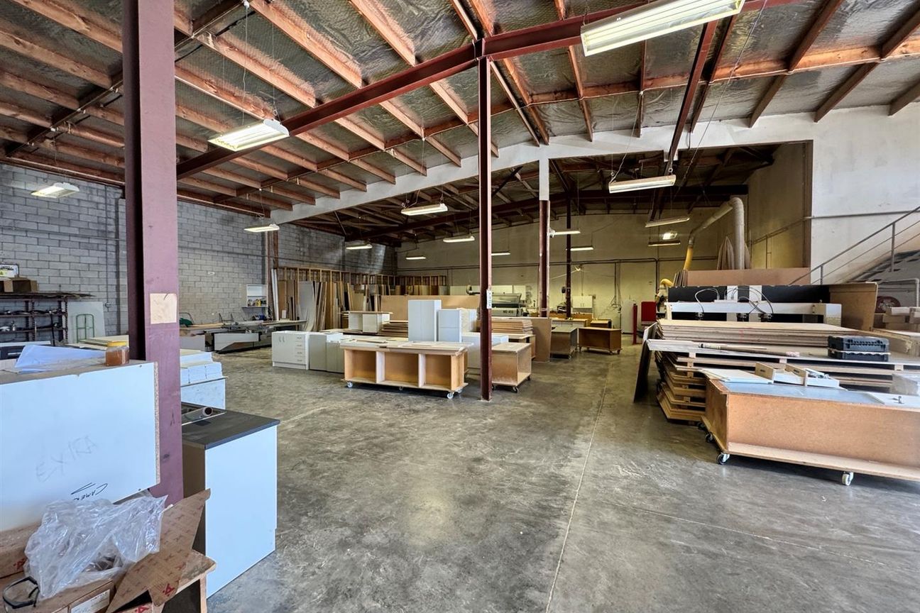Functional 617sqm Warehouse + Exclusive Yard – pohled 5