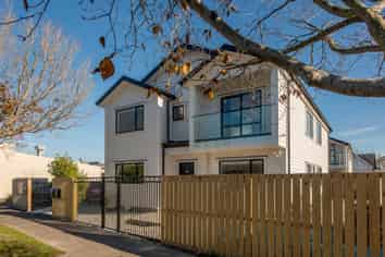 R2/7A Mathesons Rd, Phillipstown