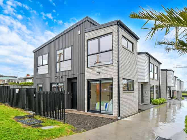 1/30 Wellesley Road, Mangere Bridge