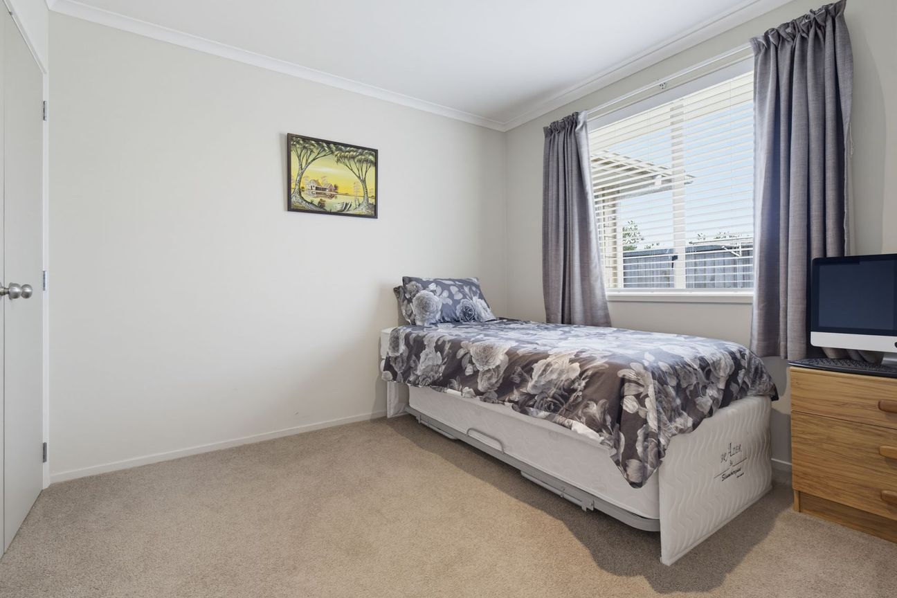 Sharp Price. Smart Move. Modern Living. - Vista 6
