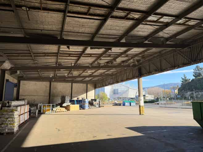 Large Warehouse Opportunity - Central Position