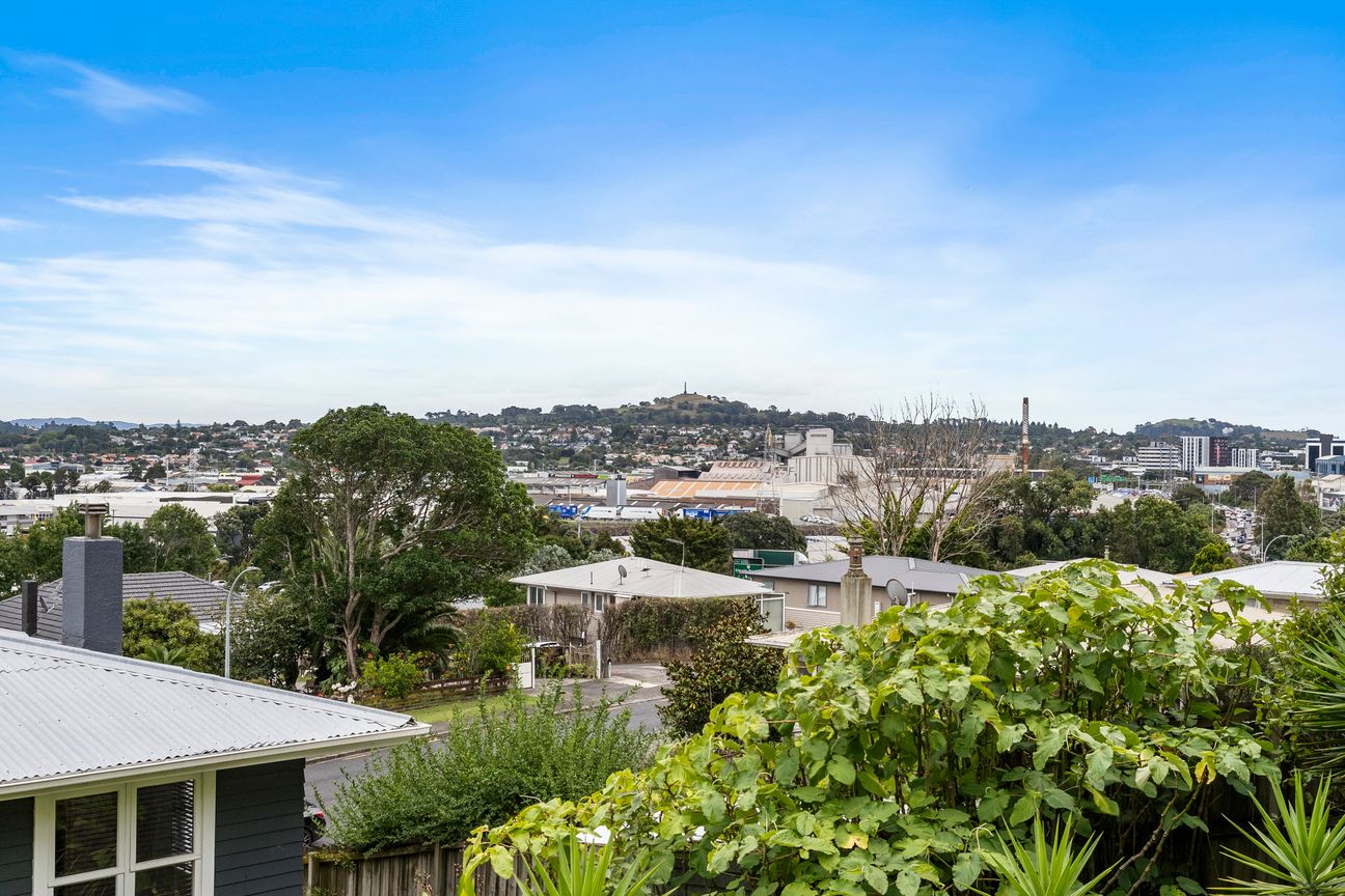 Superb Elevated Living with Views - Aanzicht 4