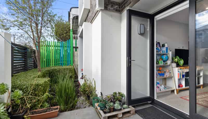 2B/16 Constable Street, Newtown