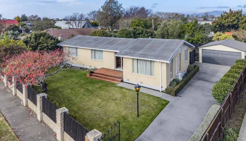 56 Lakewood Drive, Burwood