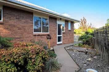 2/1 Sierra Avenue, Kamo