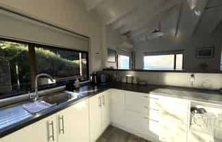 15B Cameron Place, Fernhill/Sunshine Bay