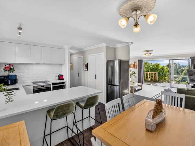 52B Amanda Avenue, Dinsdale