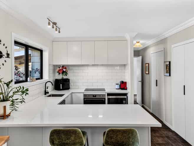 52B Amanda Avenue, Dinsdale