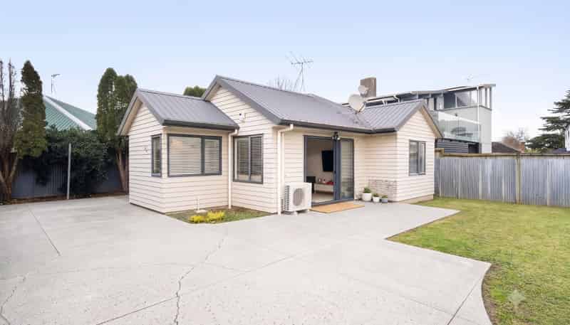 24A Ben Lora Place, Mangere East