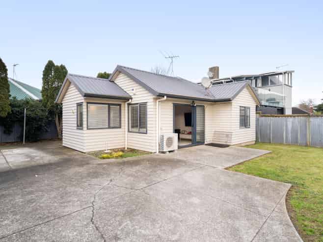 24A Ben Lora Place, Mangere East