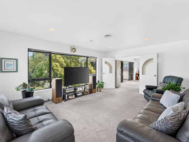 2/51 Merani Street, Belmont