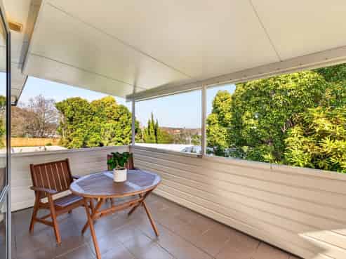 2/51 Merani Street, Belmont