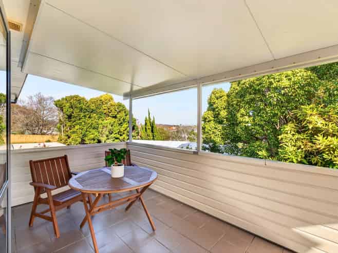 2/51 Merani Street, Belmont