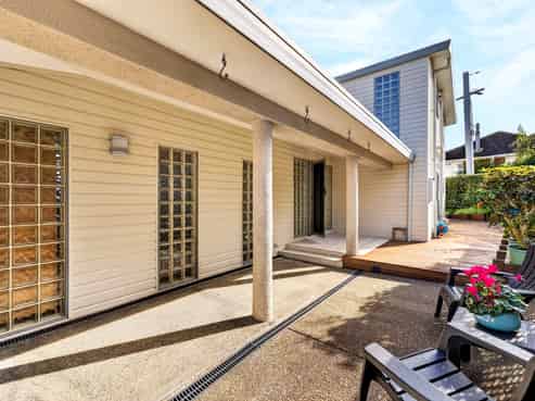 2/51 Merani Street, Belmont