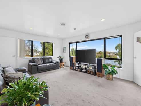 2/51 Merani Street, Belmont