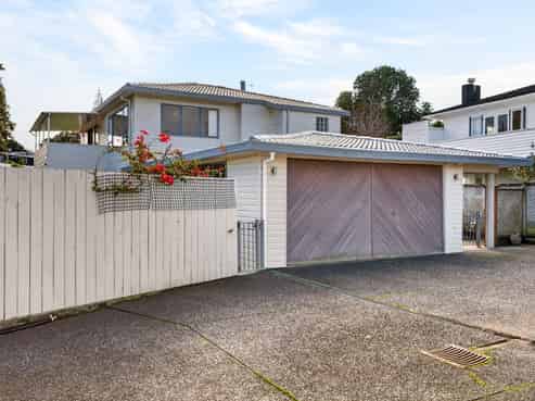 2/51 Merani Street, Belmont