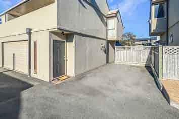 B/6 Manning Street, Hamilton Central