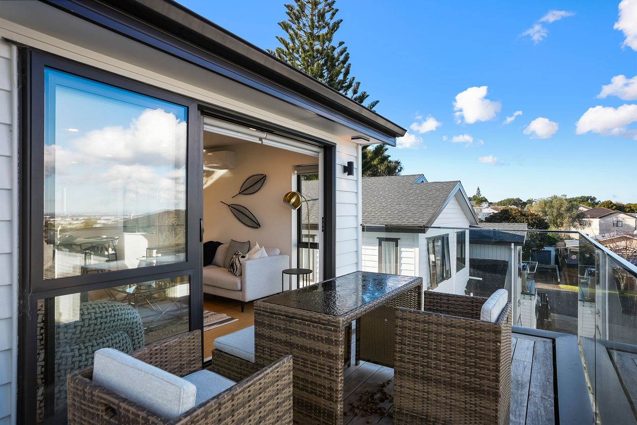 Multi-Generational Living with Sea Views - Widok 5