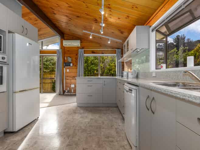 10 Spey Place, Papakowhai