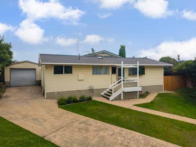 10 Spey Place, Papakowhai