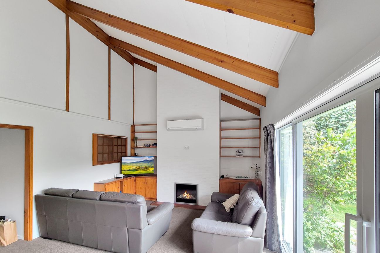 Five Bedroom Two Bathroom Property In Ilam - Widok 3