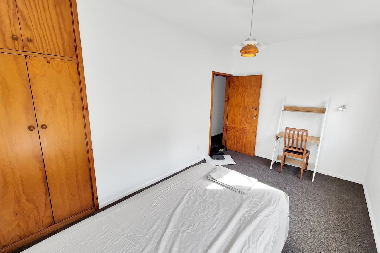 Five Bedroom Two Bathroom Property In Ilam - Więcej