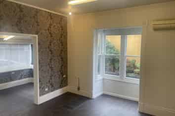 Office Space on Busy Tahunanui Drive