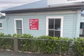 Office Space on Busy Tahunanui Drive