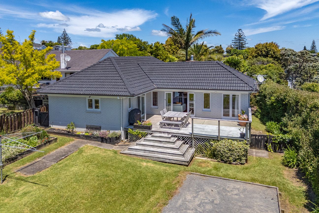 Charming Character Home on 923sqm, Howick