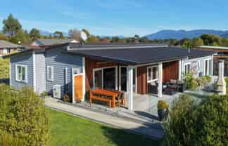 2 Ruataniwha Drive, Collingwood
