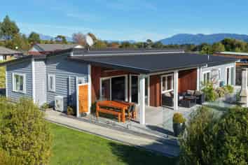 2 Ruataniwha Drive, Collingwood