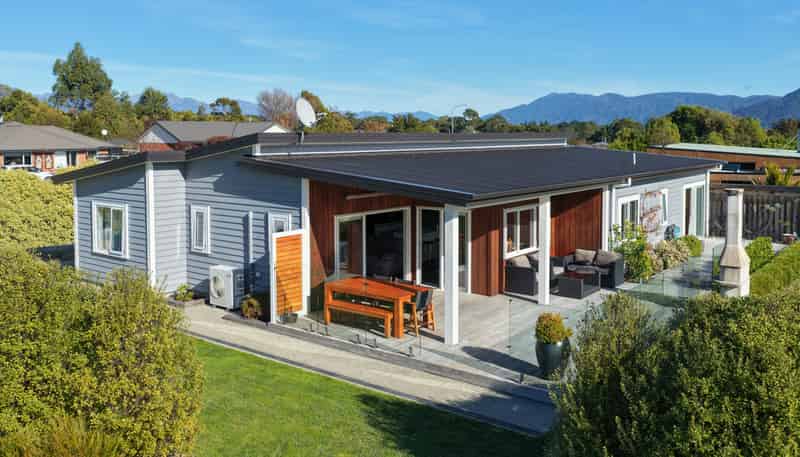 2 Ruataniwha Drive, Collingwood