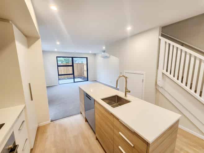 6/31 Wainuiomata Road, Wainuiomata