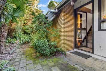 17 Aquarius Drive, Kawaha Point