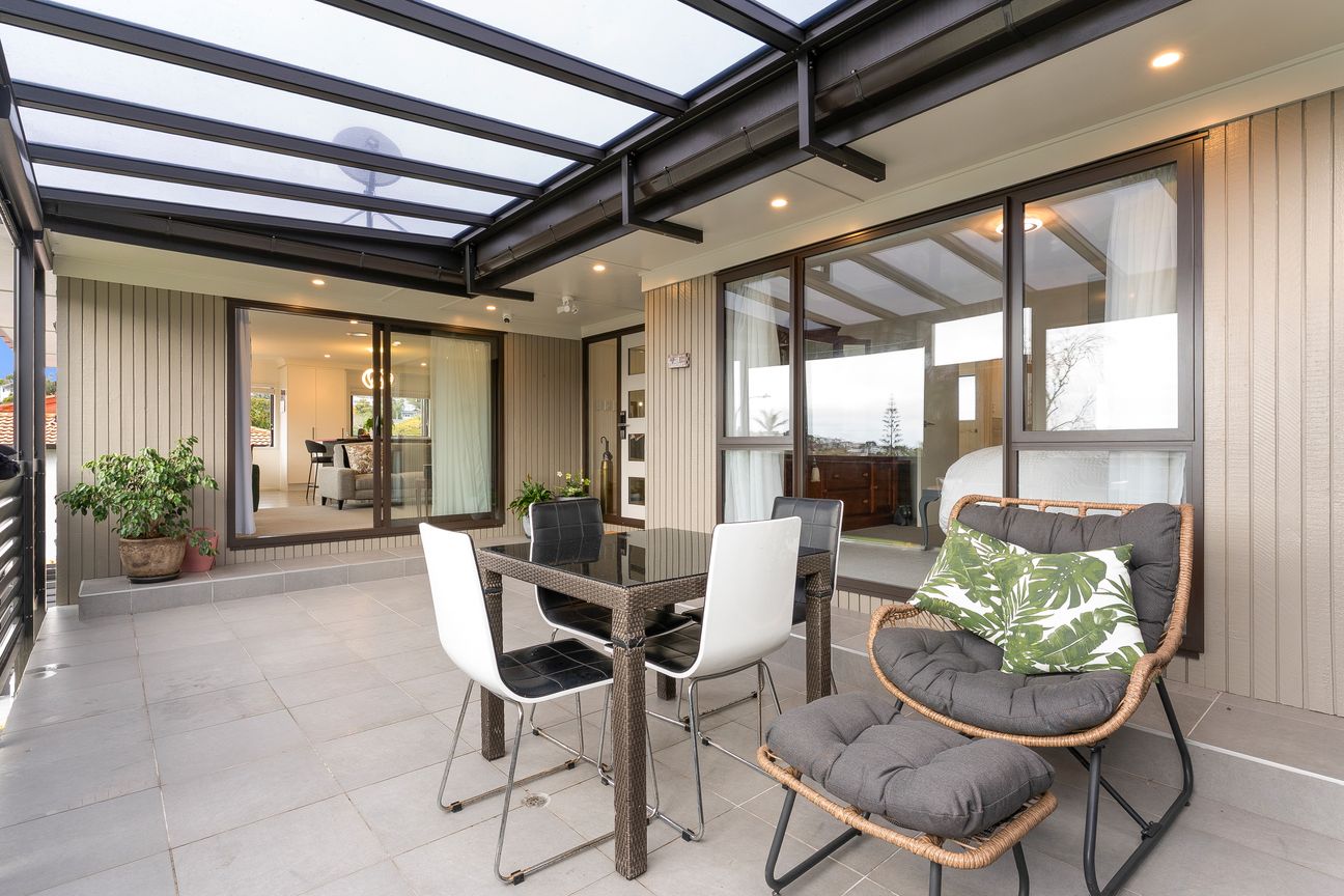 Fully Renovated Home + Income - Premium Location - Ansicht 5