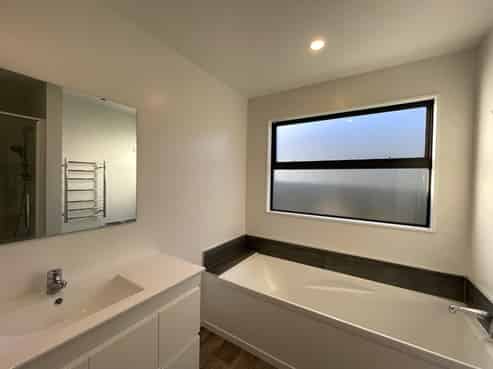 60A Stewart Drive, Newlands