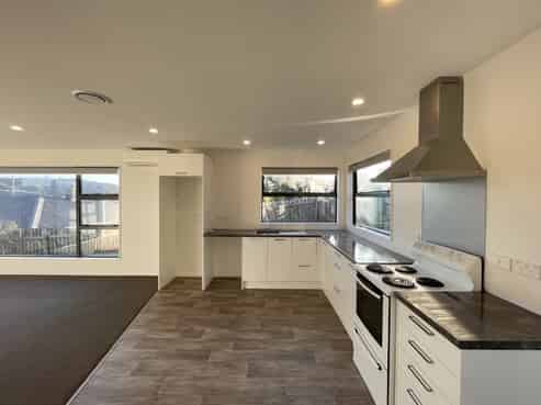 60A Stewart Drive, Newlands