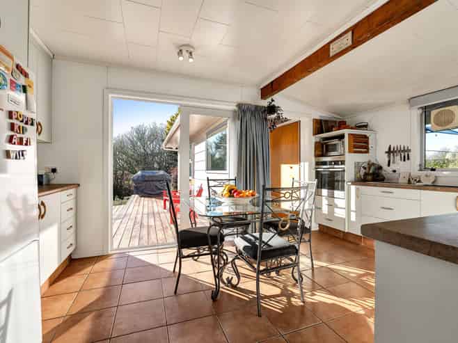71 Tarata Road, Inglewood