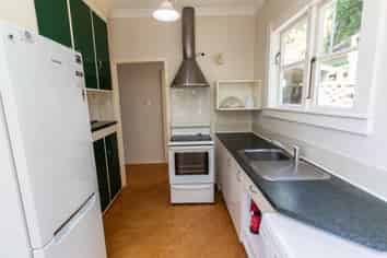 97A Duncan Terrace (upstairs), Kilbirnie