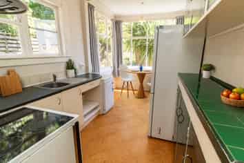 97A Duncan Terrace (upstairs), Kilbirnie