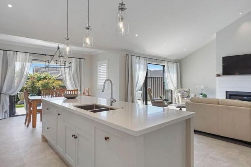 FULLY FURNISHED STUNNER IN KARAKA HARBOURSIDE - Ansicht 5