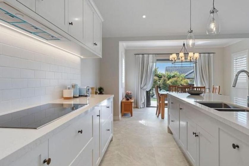 FULLY FURNISHED STUNNER IN KARAKA HARBOURSIDE - Ansicht 4