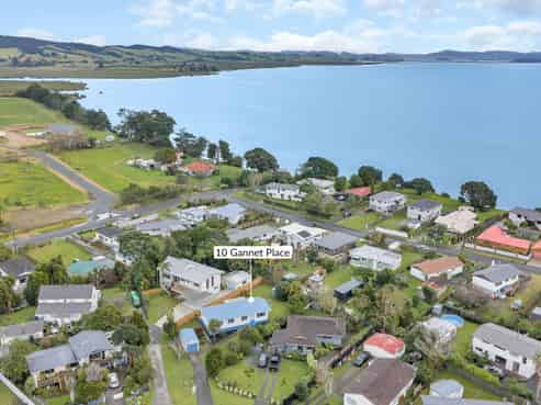 10 Gannet Place, One Tree Point